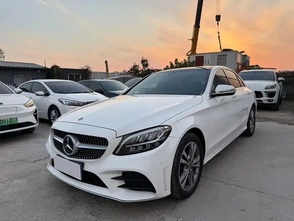 Mercedes-Benz C-Class — фото 1