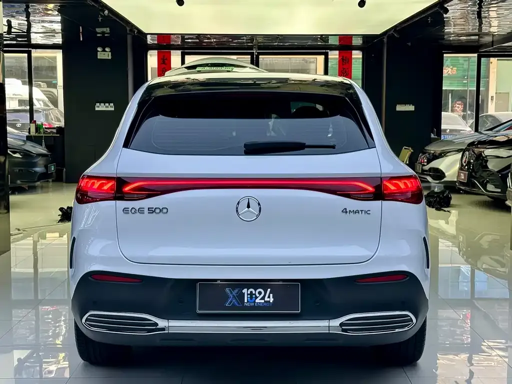 Mercedes-Benz EQE SUV — фото 3
