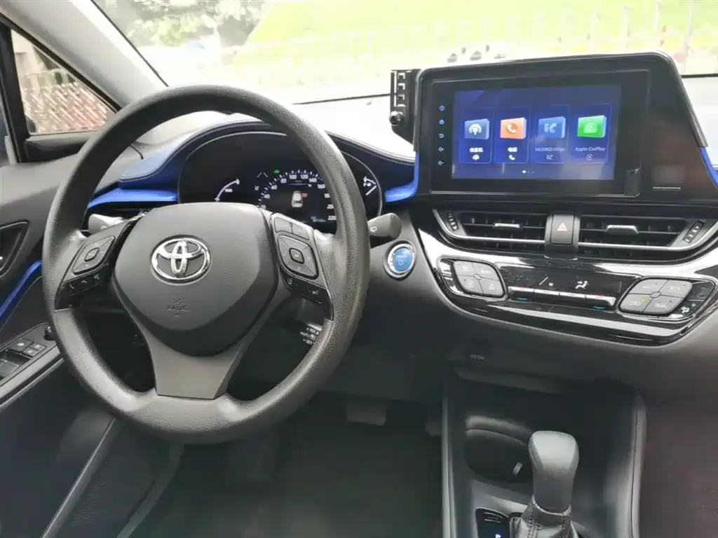 Toyota C-HR — фото 8