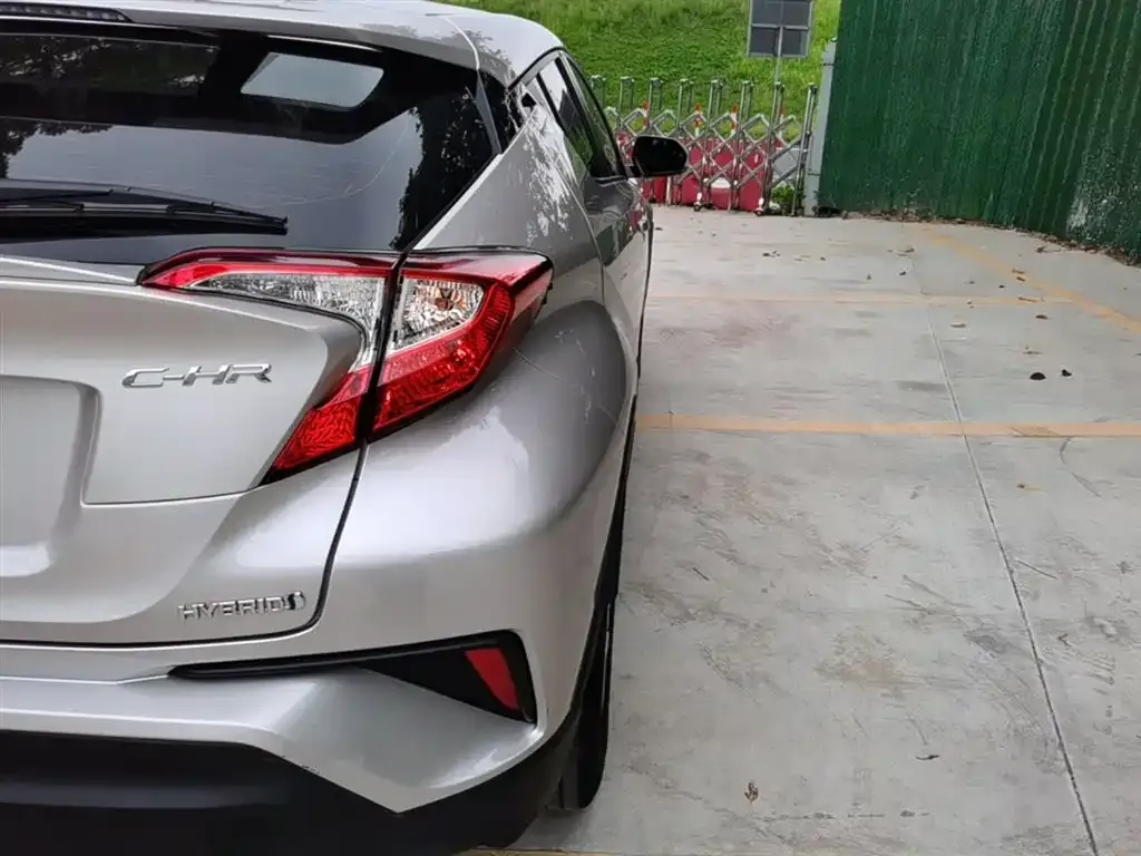Toyota C-HR — фото 6