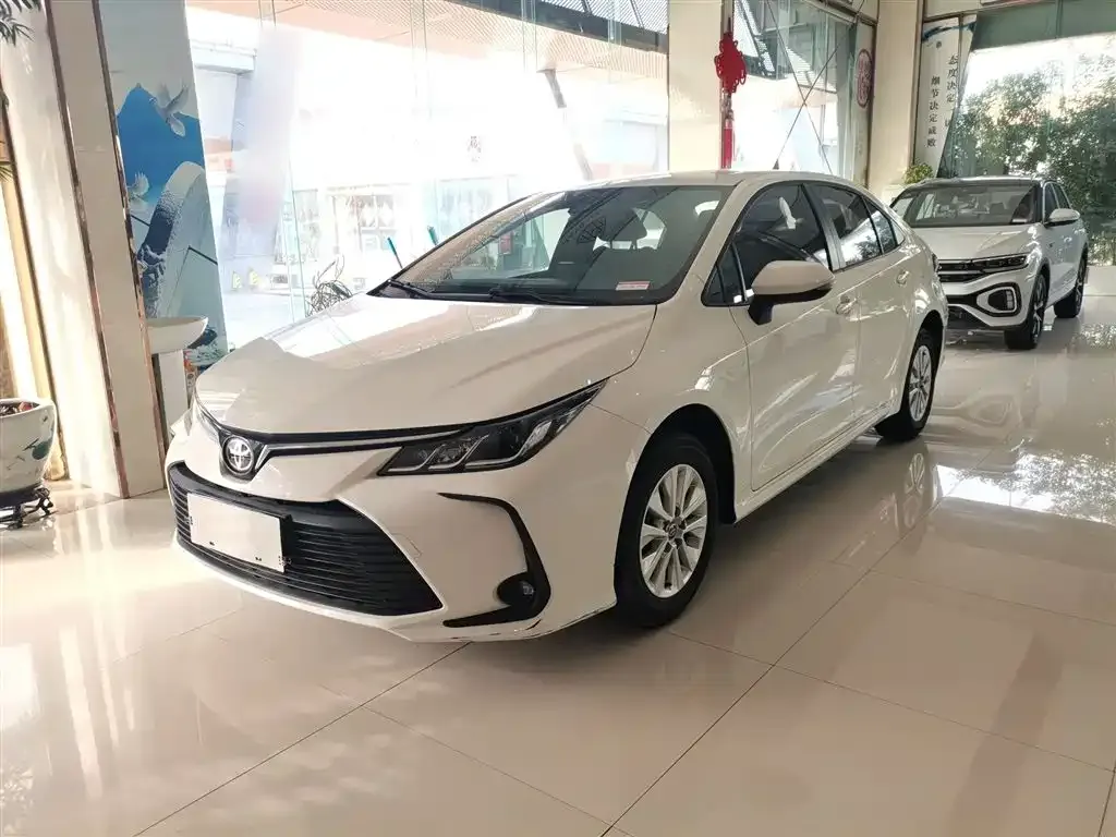 Toyota Corolla — фото 1