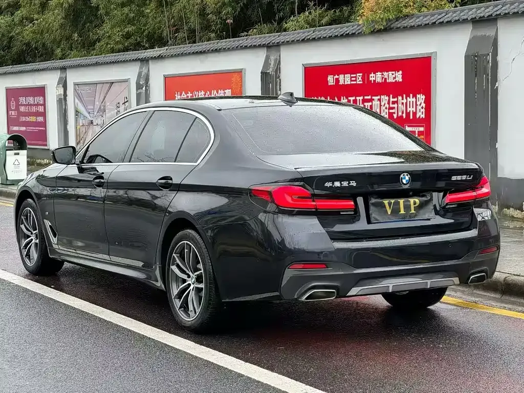 BMW 5 Series — фото 9