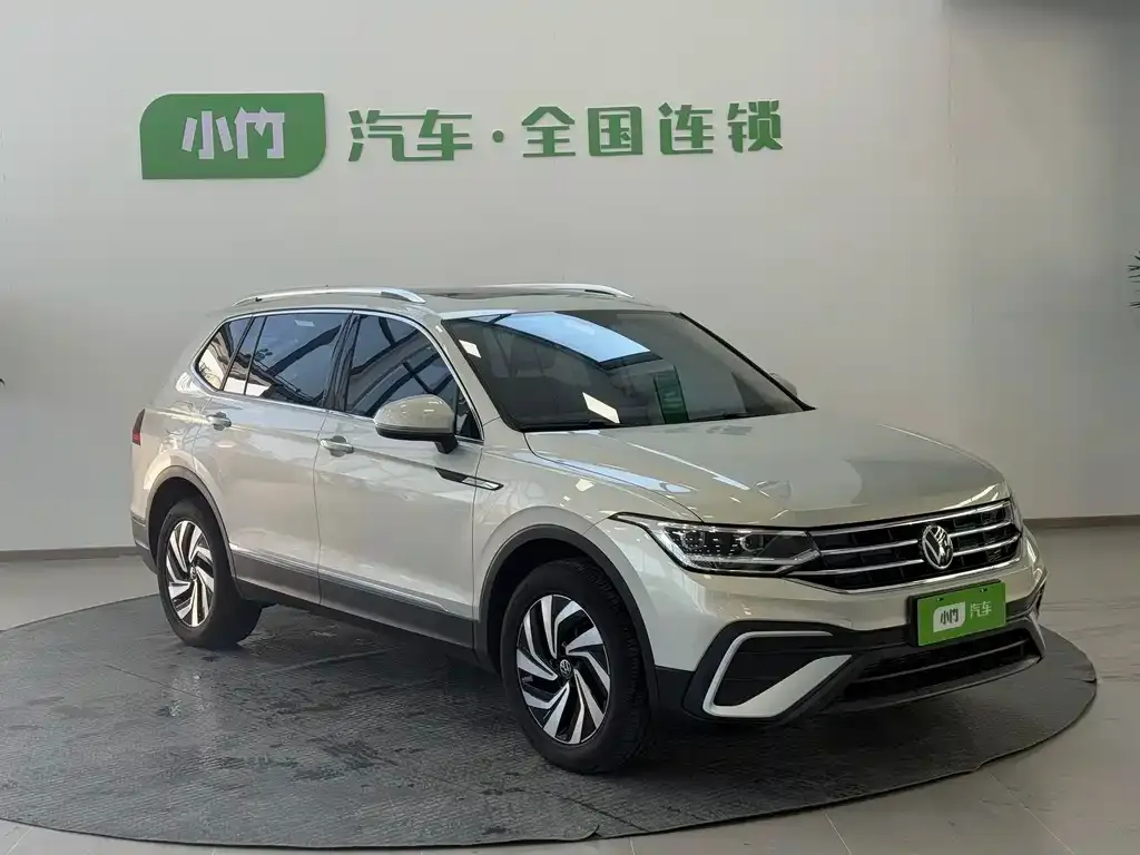 Volkswagen Tiguan L — фото 6