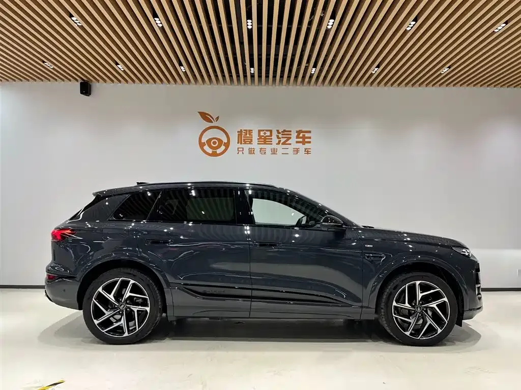Audi Q6L e-tron — фото 5