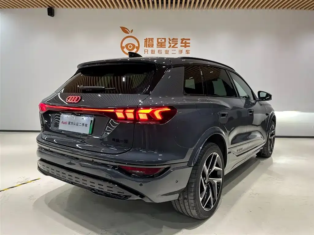 Audi Q6L e-tron — фото 2