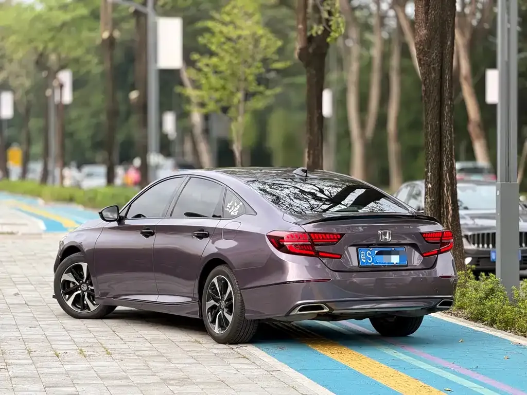 Honda Accord — фото 4