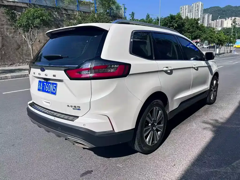 Ford Edge — фото 7