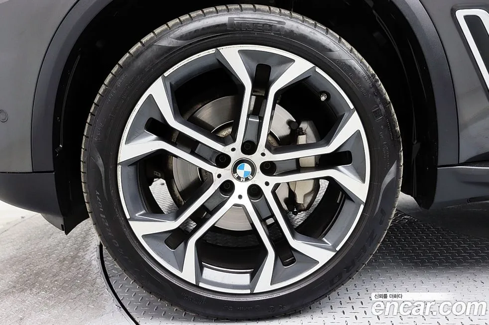 BMW X5 — фото 10