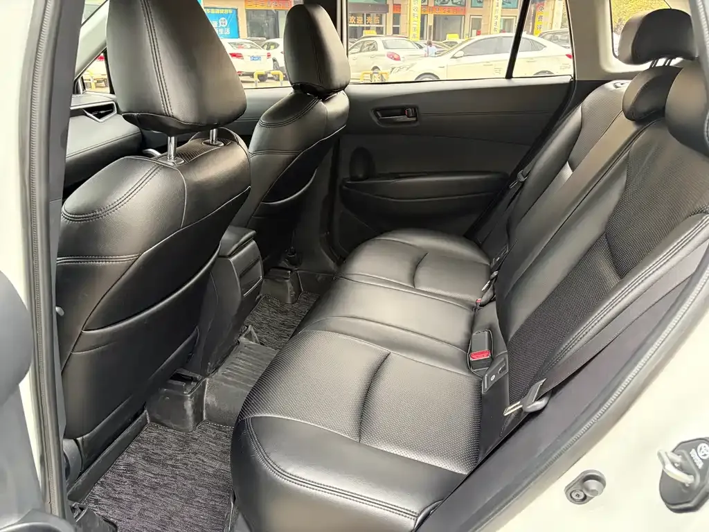 Toyota Corolla Cross — фото 4