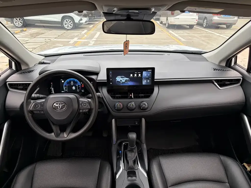 Toyota Corolla Cross — фото 2