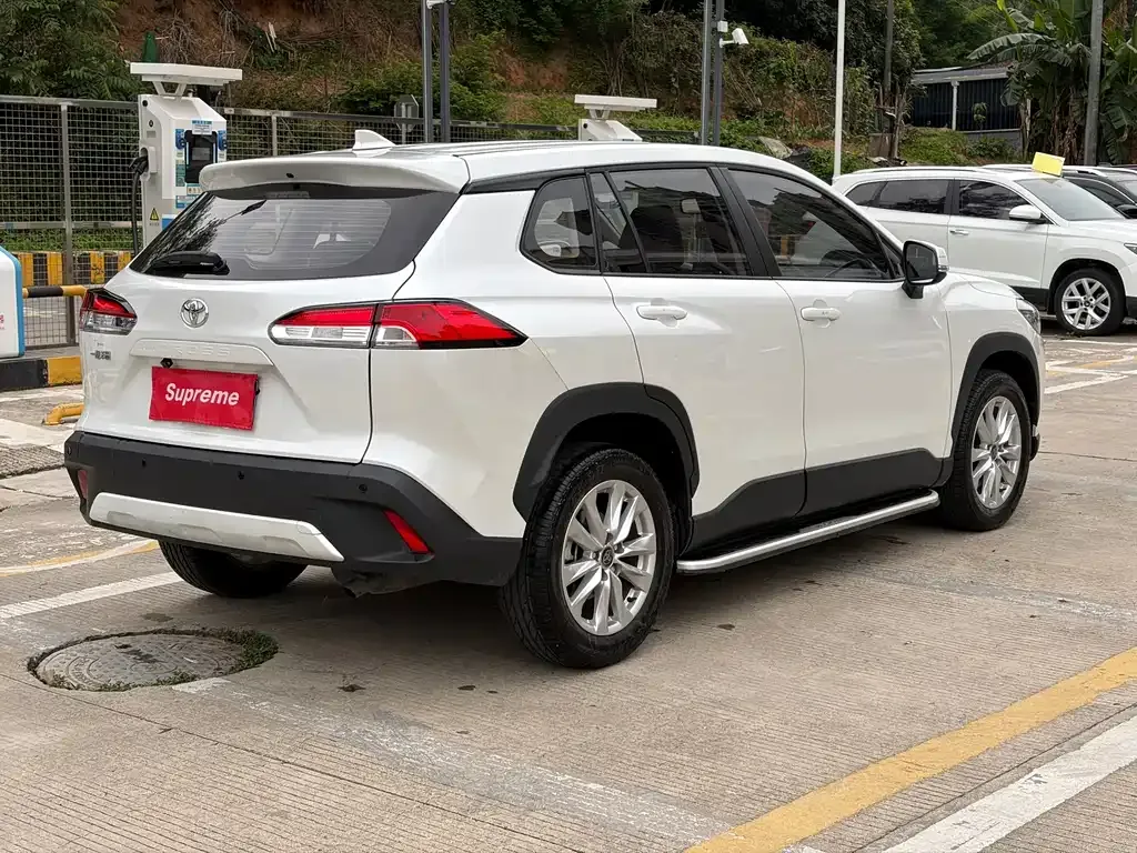 Toyota Corolla Cross — фото 9