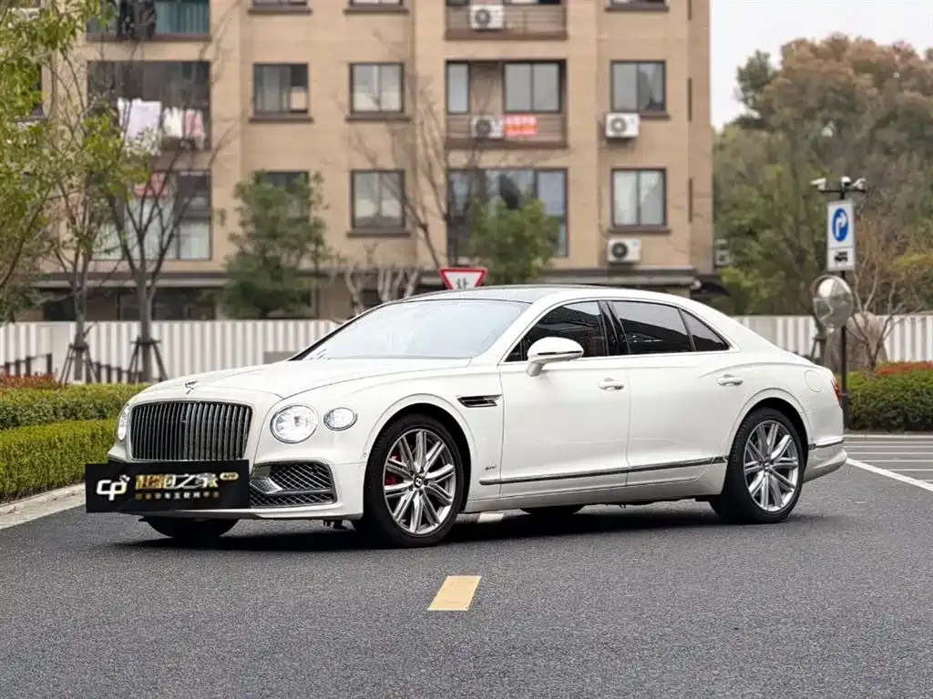 Bentley Flying Spur — фото 1