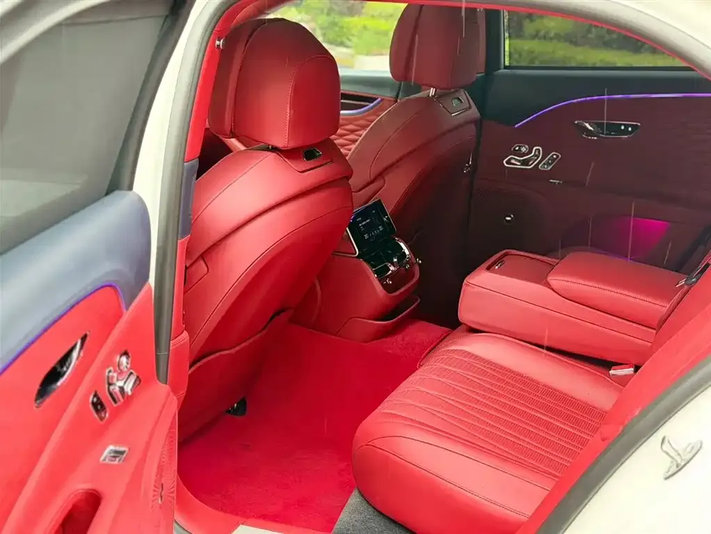 Bentley Flying Spur — фото 5