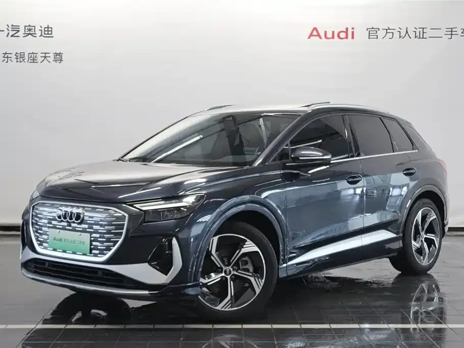Audi Q4 e-tron — фото 1