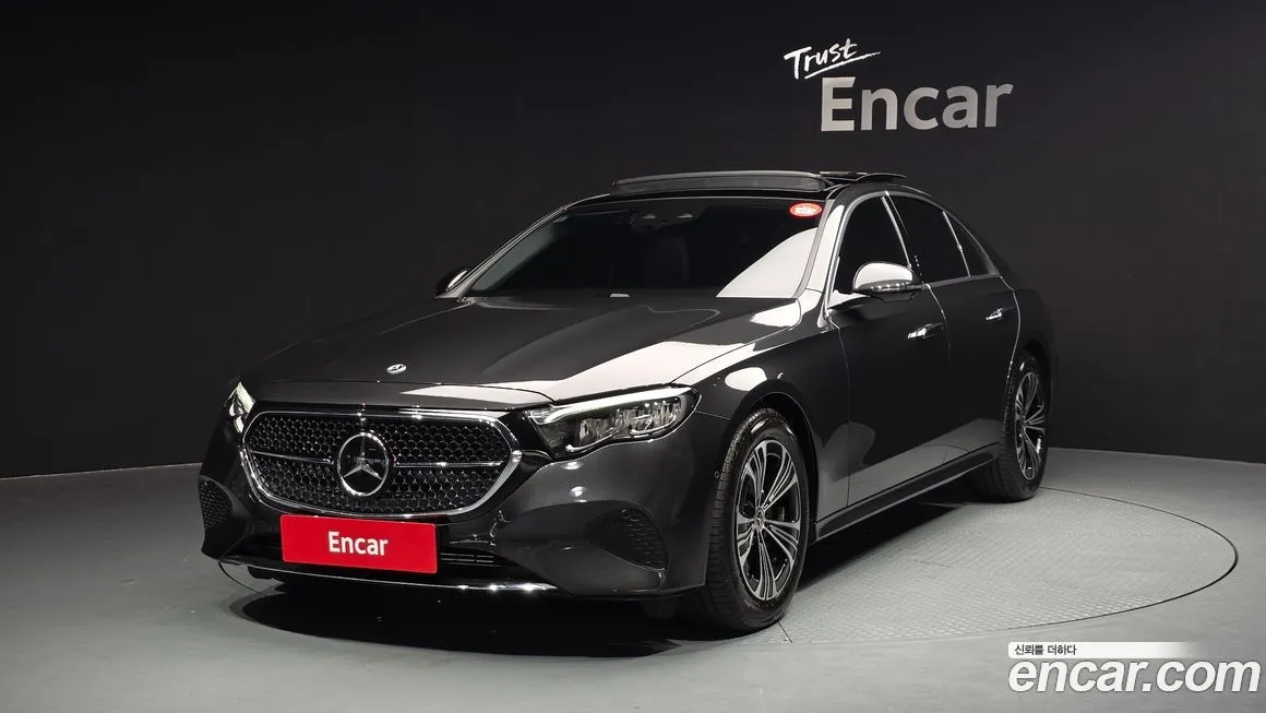 Mercedes-Benz E-Class — фото 1