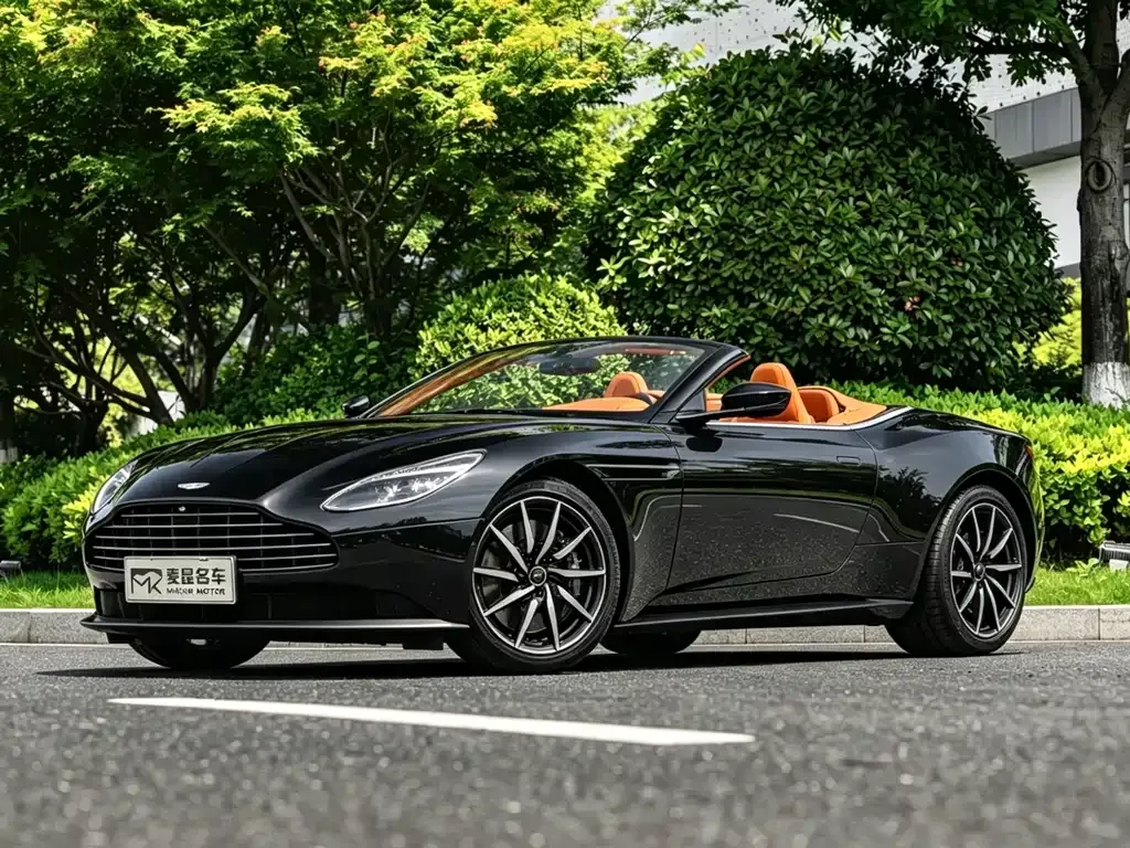 Aston Martin DB11 — фото 1
