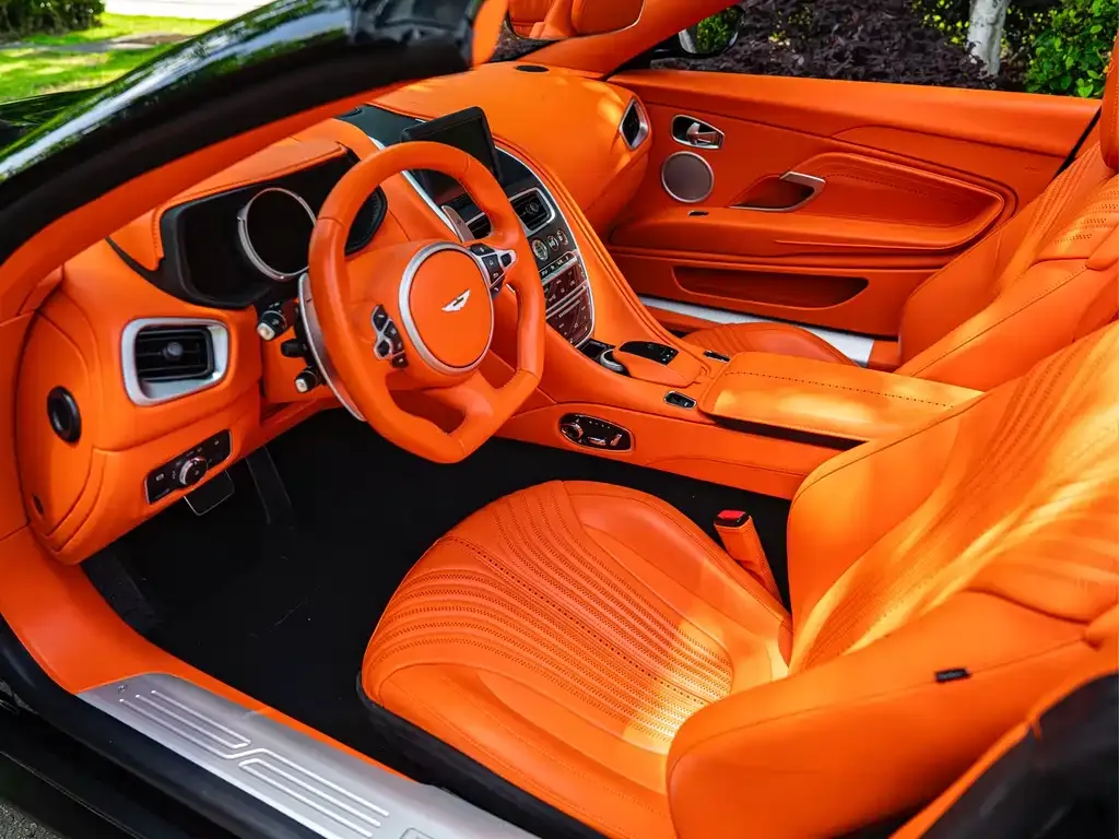 Aston Martin DB11 — фото 3