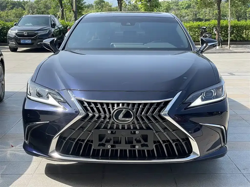 Lexus ES — фото 8