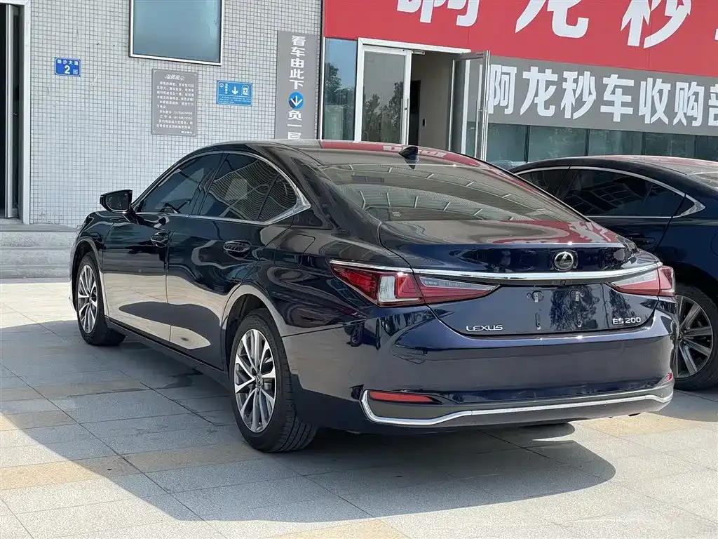 Lexus ES — фото 10