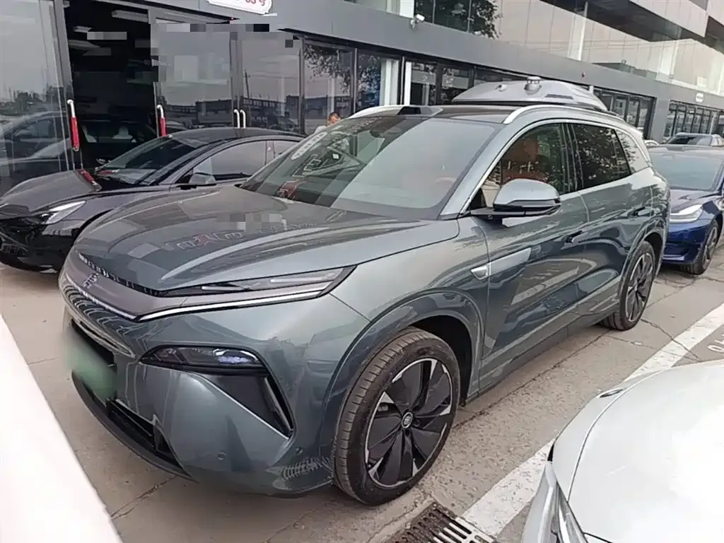 BYD Tang L — фото 1