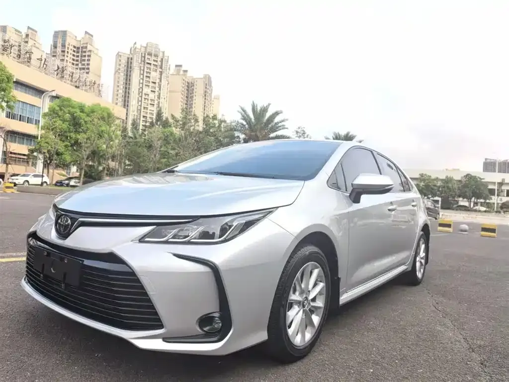 Toyota Corolla — фото 1
