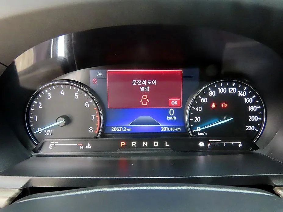 Ford Explorer — фото 9