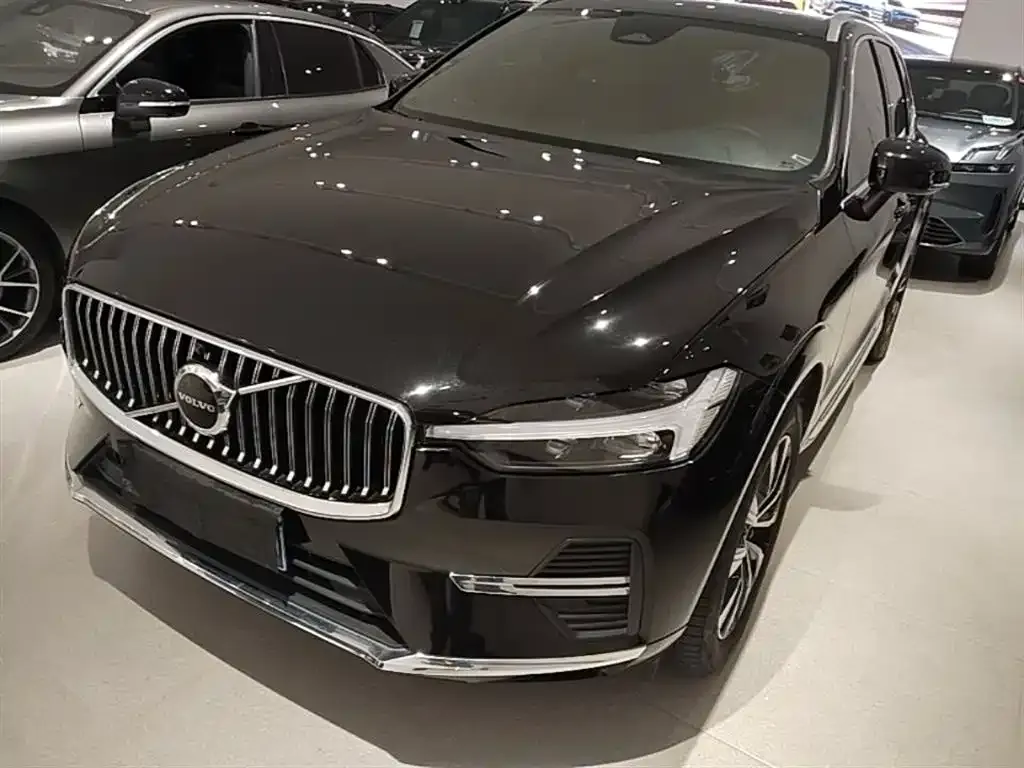 Volvo XC60 — фото 9