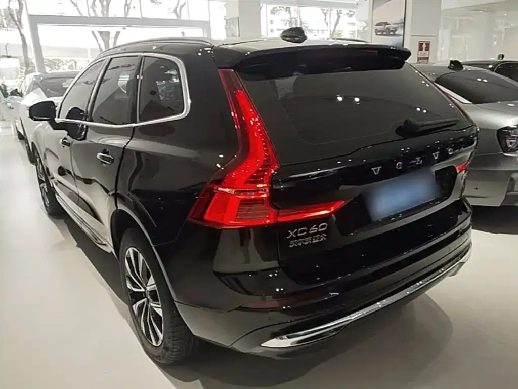 Volvo XC60 — фото 5