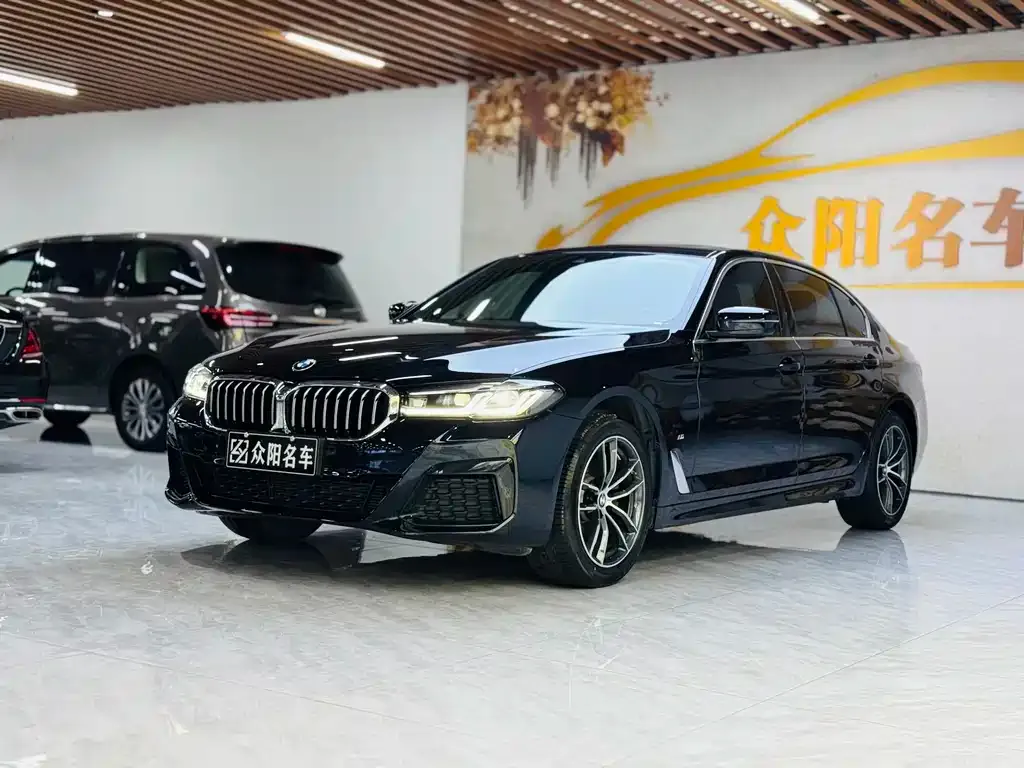 BMW 5 Series — фото 1