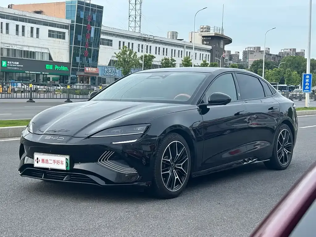 BYD Seal — фото 1