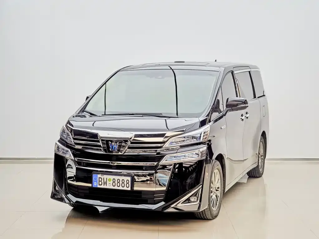 Toyota Alphard — фото 1