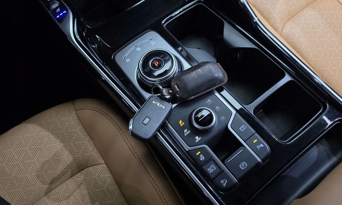 Kia Sorento — фото 10