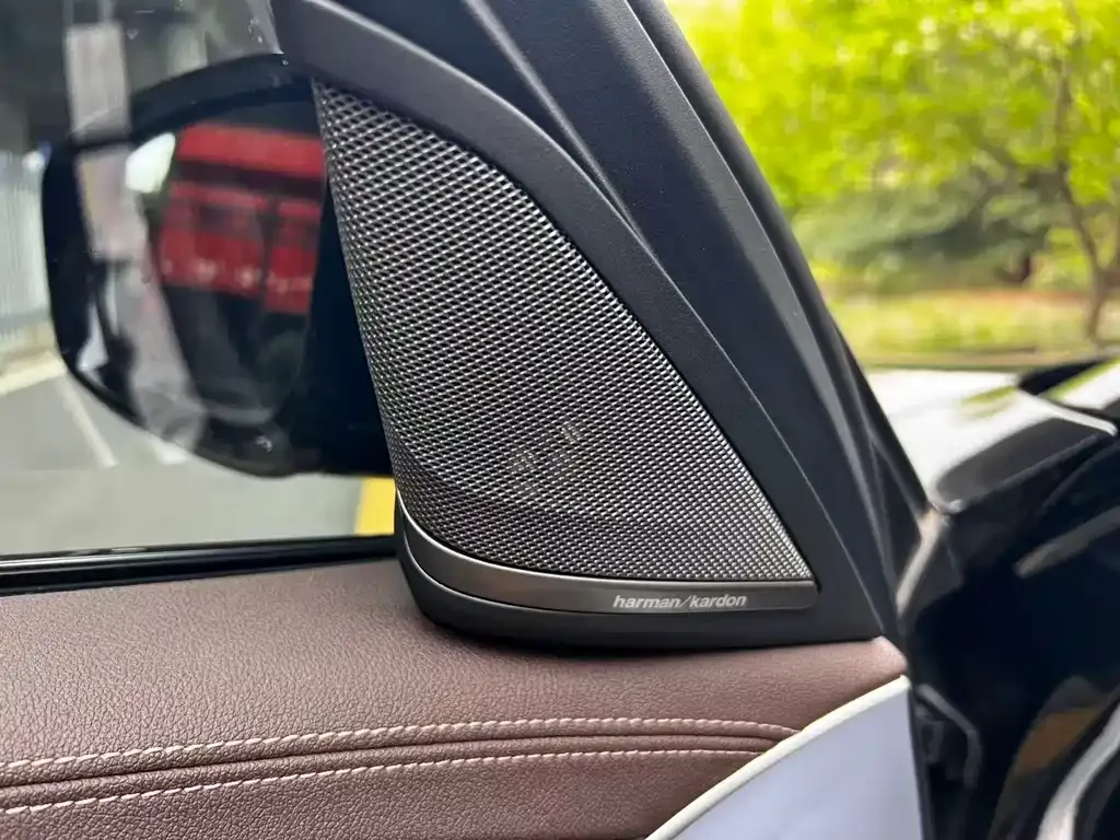 BMW 5 Series — фото 10