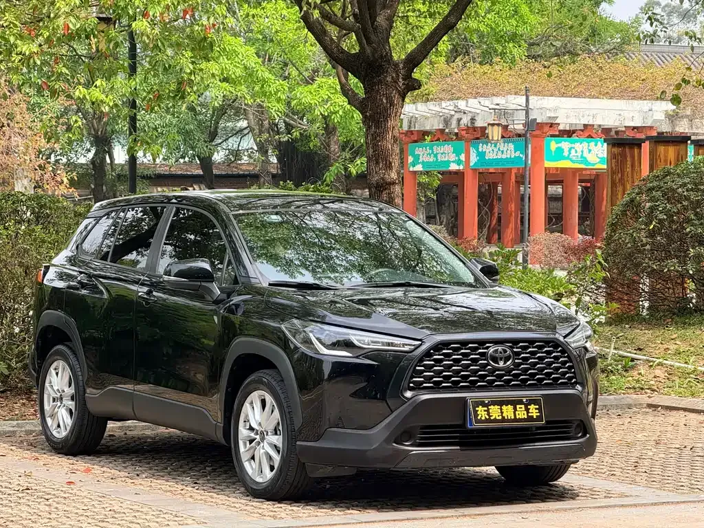 Toyota Corolla Cross — фото 1