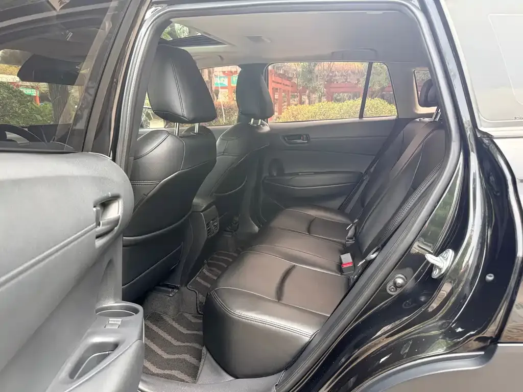 Toyota Corolla Cross — фото 4