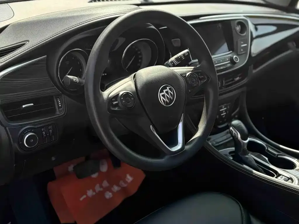 Buick Envision Plus — фото 7
