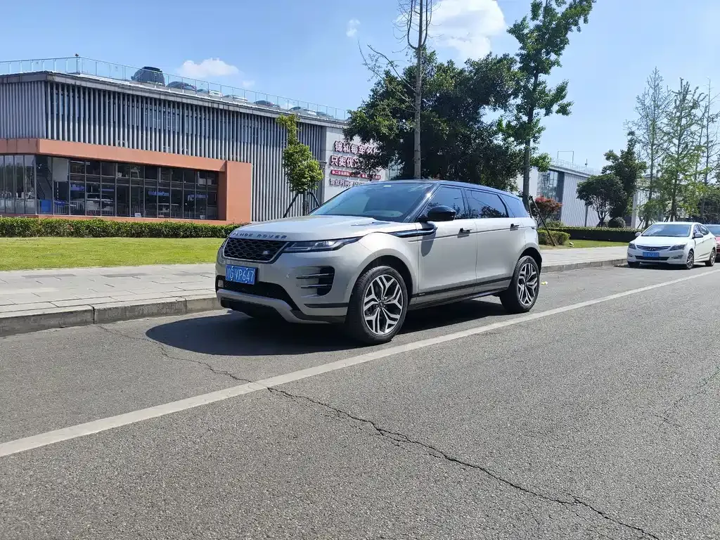 Land Rover Evoque — фото 1