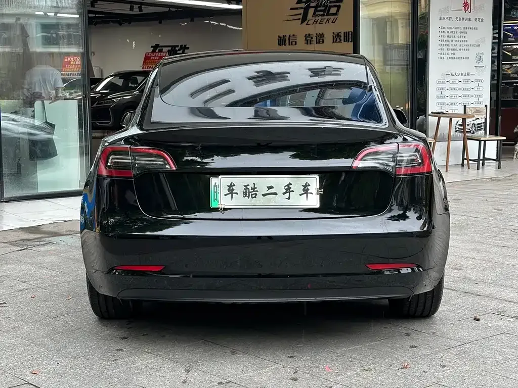 Tesla Model 3 — фото 5