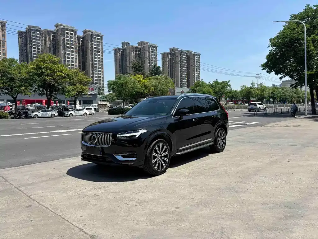 Volvo XC90 — фото 1
