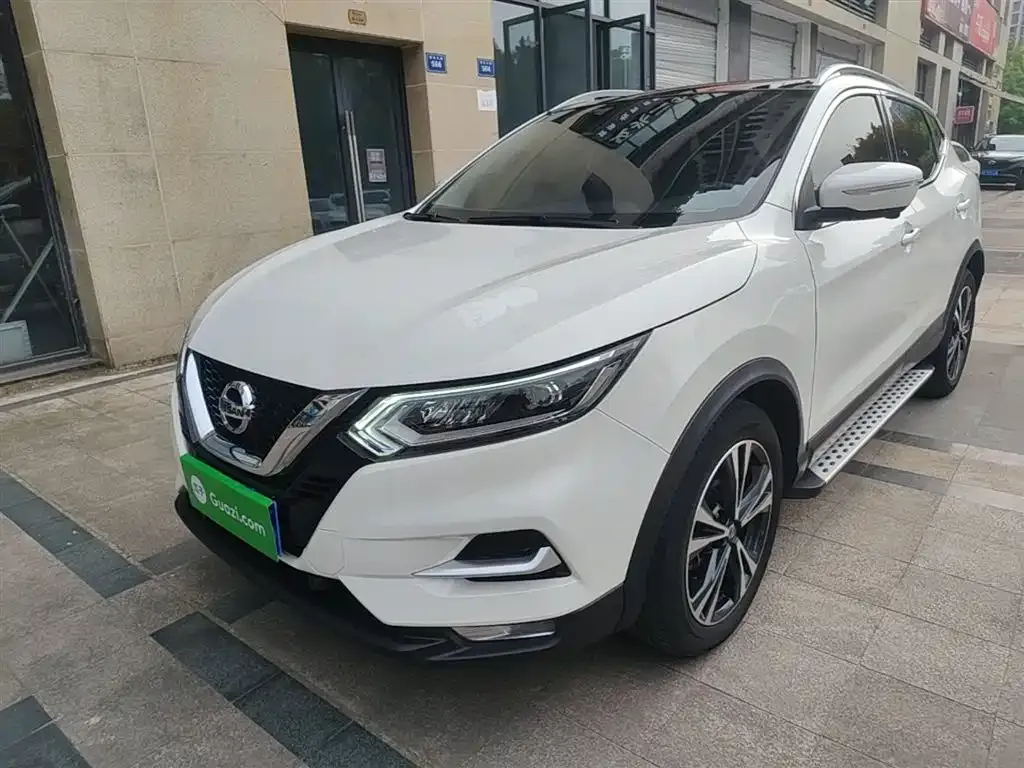 Nissan Qashqai — фото 1