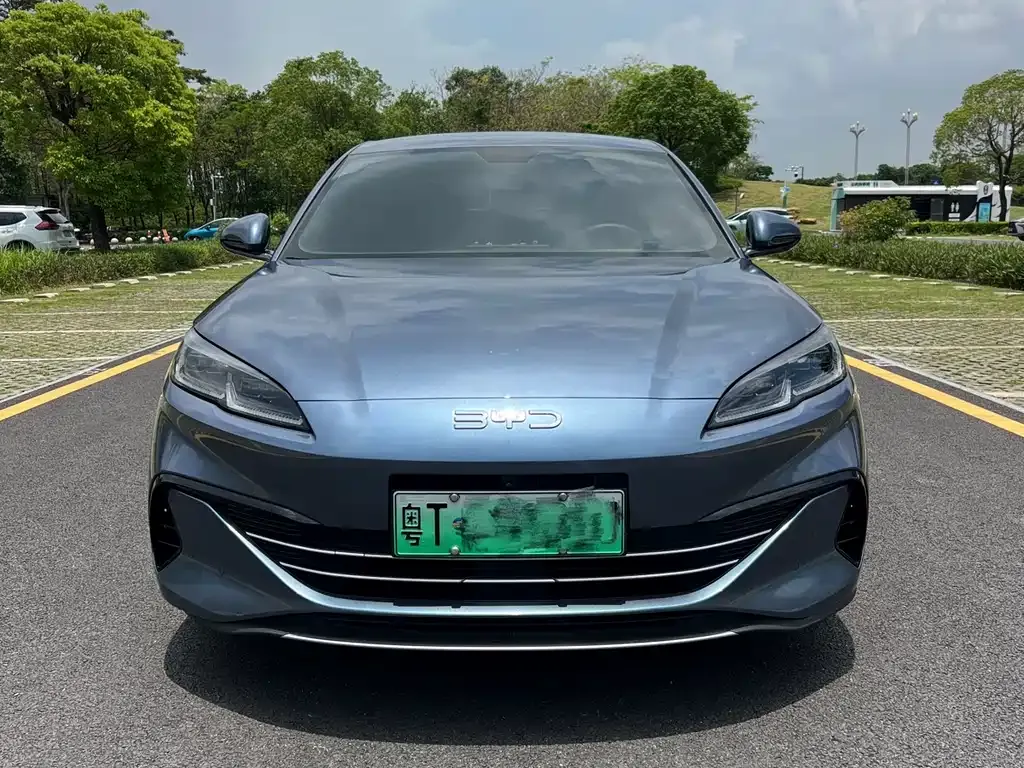 BYD Seal — фото 1
