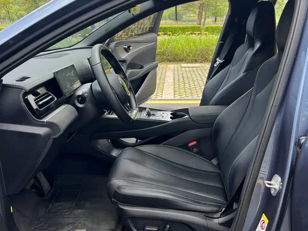 BYD Seal — фото 9