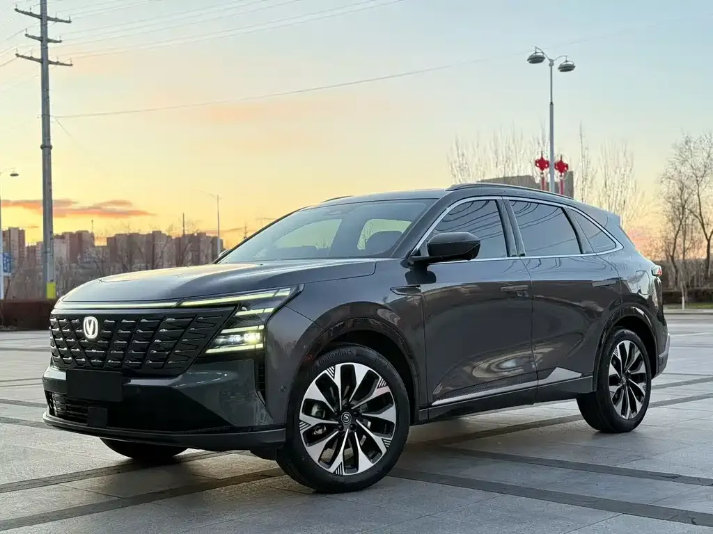 Changan CS75 PLUS — фото 1