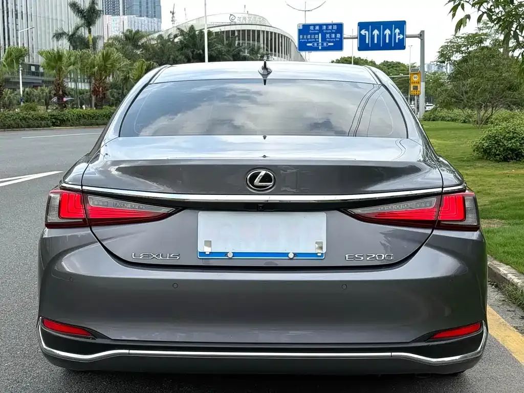 Lexus ES — фото 6