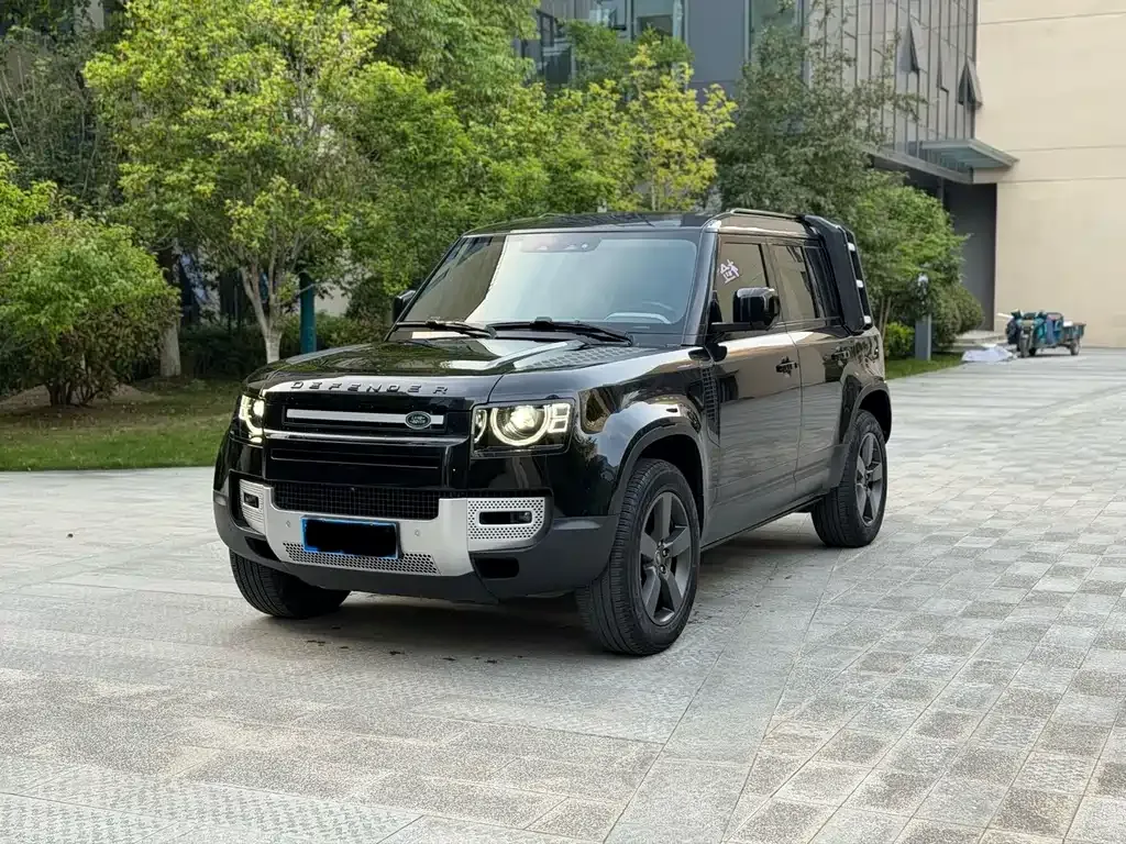 Land Rover Defender — фото 1