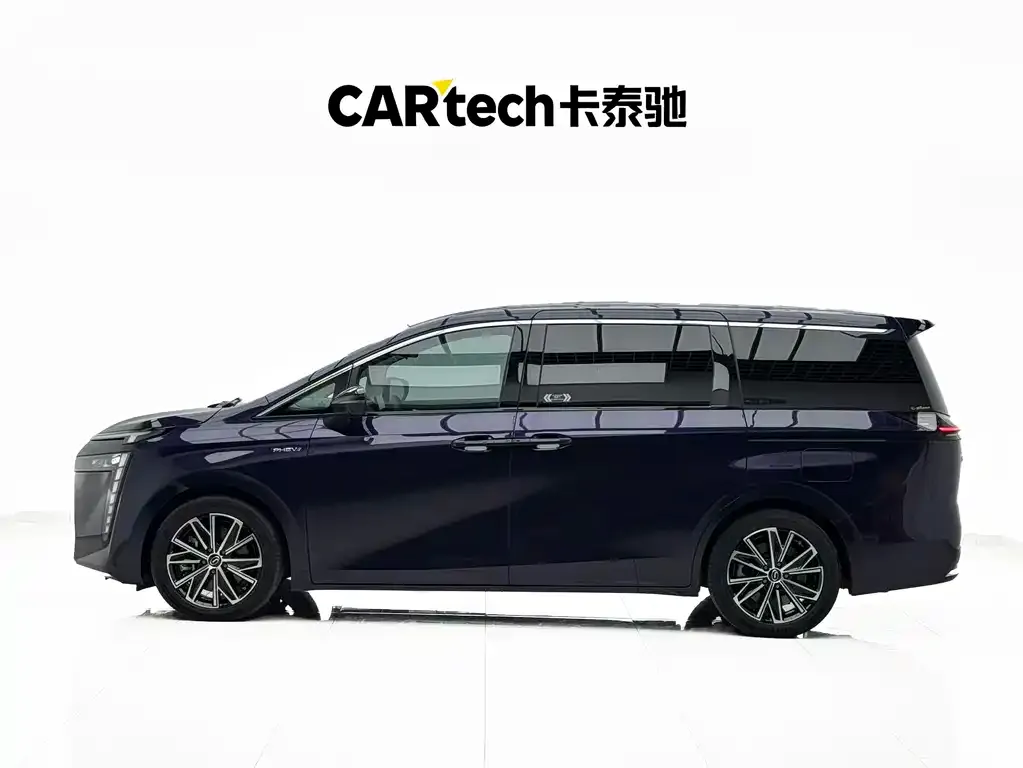 GAC Motor E8 Hybrid — фото 9