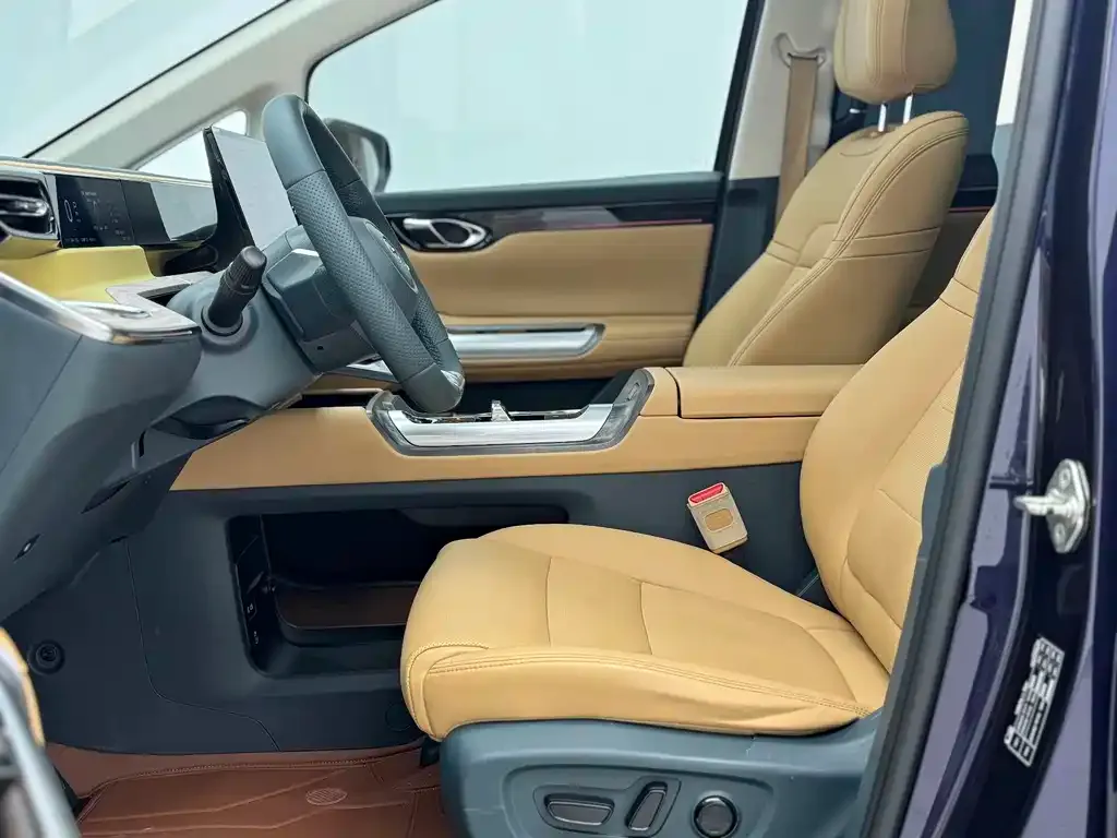 GAC Motor E8 Hybrid — фото 2