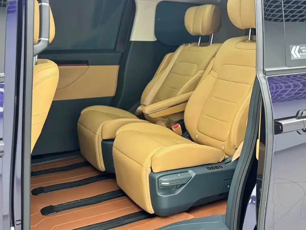 GAC Motor E8 Hybrid — фото 6