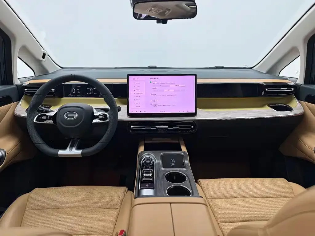 GAC Motor E8 Hybrid — фото 10