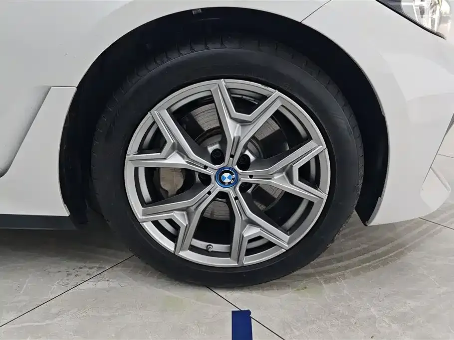 BMW i3 — фото 7